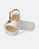 Sandali platform bianchi con monogramma EF dorato