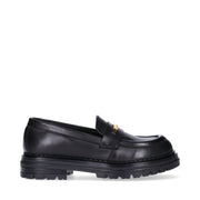 Mocassini in pelle con morsetto dorato e suola carrarmato