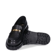 Mocassini in pelle con morsetto dorato e suola carrarmato