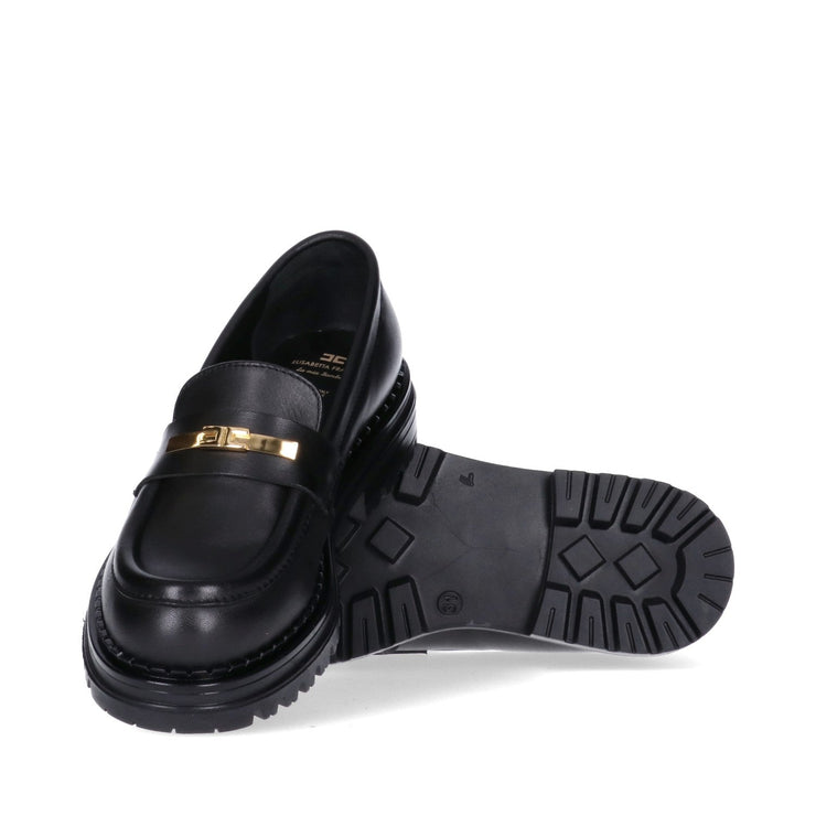 Mocassini in pelle con morsetto dorato e suola carrarmato