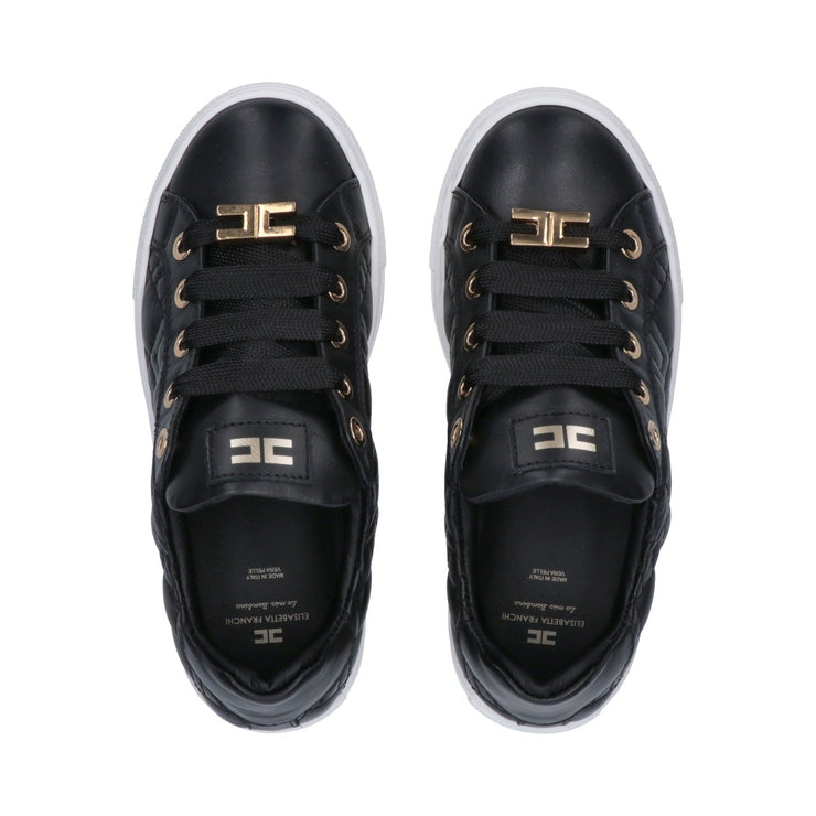 Sneakers stringate con logo cucito effetto matelassé