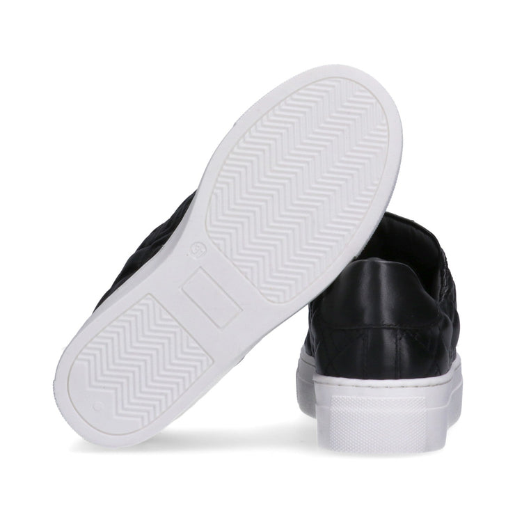 Sneakers stringate con logo cucito effetto matelassé