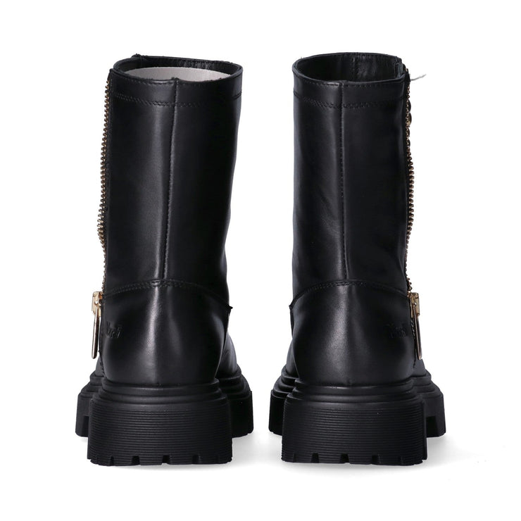 Anfibi da ragazza con borchie decorative