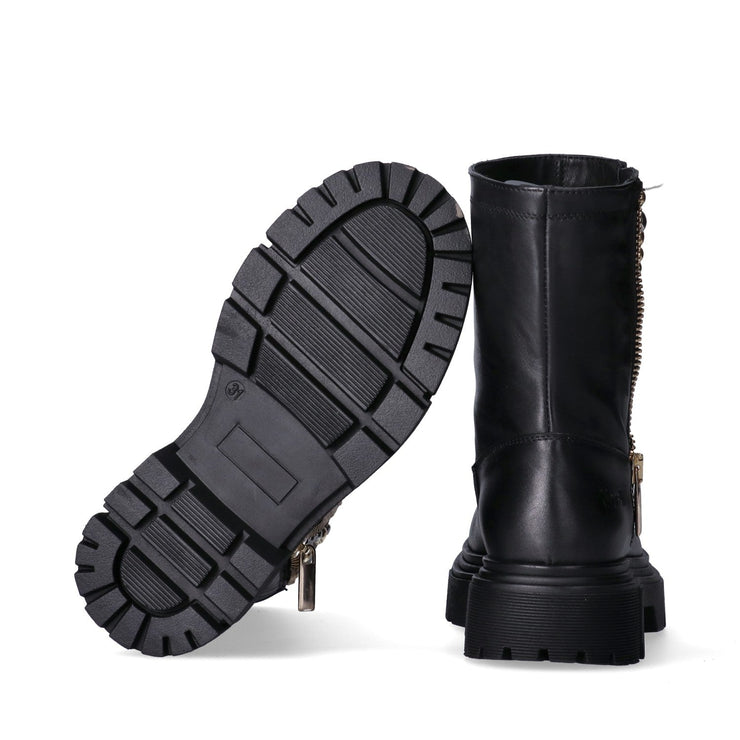 Anfibi da ragazza con borchie decorative