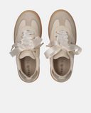 Sneakers in pelle con inserti decorativi e lacci in raso