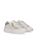 Sneakers in pelle con catenina decorativa