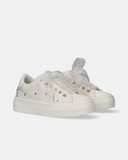 Sneakers da ragazza Morelli in tessuto con inserti in pelle bianca, applicazioni di strass e ricami sulla tomaia, occhielli color oro, lacci in organza e fondo platform in gomma antiscivolo, stile elegante e raffinato.