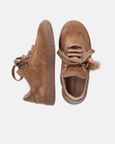 Sneakers ragazza in camoscio con pon pon