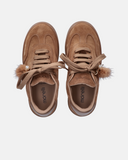 Sneakers ragazza in camoscio con pon pon