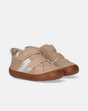 Sneakers barefoot bambina Tommy Hilfiger in nabuk sintetico con doppio velcro, stripe laterale dorata e fondo ultra flessibile