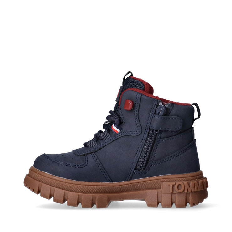 Scarponcini da bambino con suola carrarmato