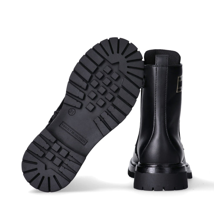 Anfibi da ragazza con dettaglio Monogram dorato