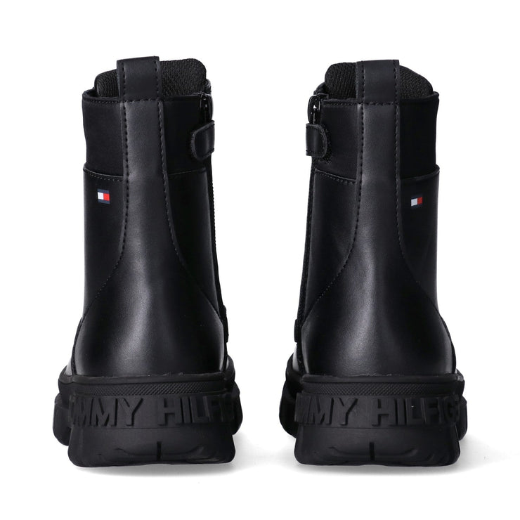 Anfibi da ragazza con suola carrarmato