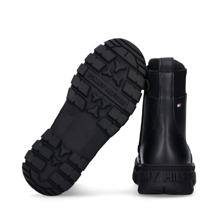 Anfibi da ragazza con suola carrarmato