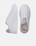 Sneakers ragazza stile sportivo e tonalità neutre