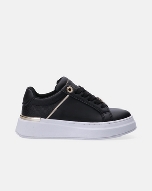 Sneakers fondo platform e passalaccio TH e dettagli a contrasto