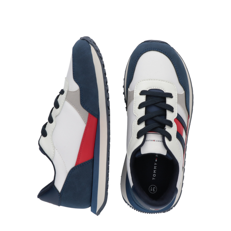 Sneakers con dettagli a contrasto e flag