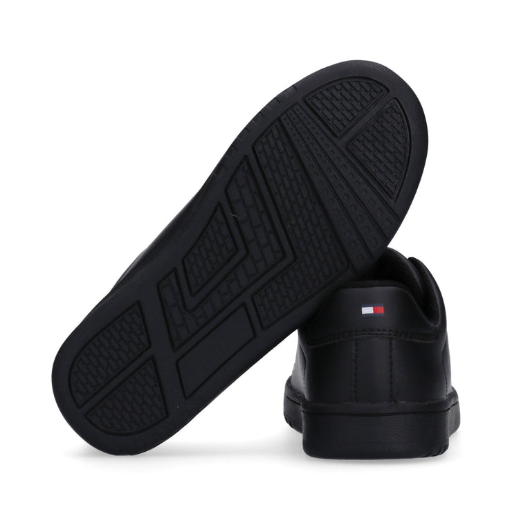 Sneakers stringate con bandierina laterale