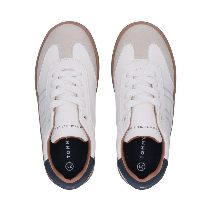 Sneakers stile retrò con dettagli neutri