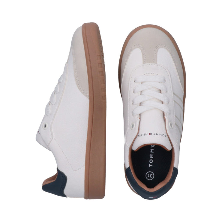 Sneakers stile retrò con dettagli neutri