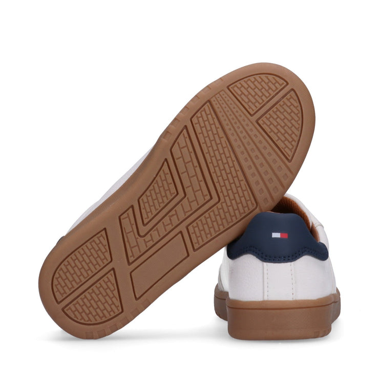 Sneakers stile retrò con dettagli neutri