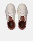 Sneakers iconiche con dettagli a contrasto e flag