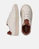 Sneakers iconiche con dettagli a contrasto e flag