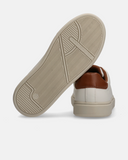 Sneakers iconiche con dettagli a contrasto e flag