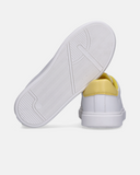 Sneakers minimal con dettagli a contrasto e flag