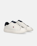 Sneakers iconiche con flag laterale e dettagli a contrasto