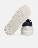 Sneakers iconiche con flag laterale e dettagli a contrasto