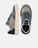 Sneakers casual con inserti a contrasto e flag iconica
