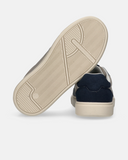 Sneakers casual con inserti a contrasto e flag iconica