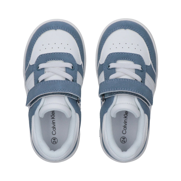 Sneakers con cinturino in velcro e dettagli a contrasto