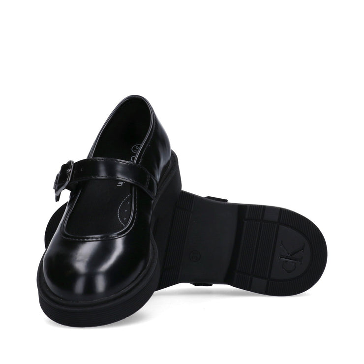 Scarpe da ragazza con cinturino con la fibbia