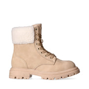 Anfibi con collo in pelliccia sintetica e suola carrarmato