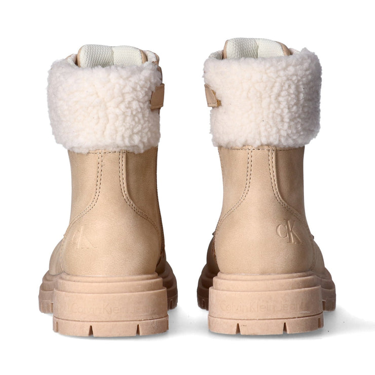 Anfibi con collo in pelliccia sintetica e suola carrarmato