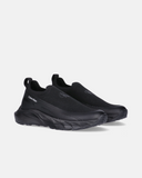 Sneakers running ragazza slip-on in tessuto tecnico nero con logo Calvin Klein a contrasto.