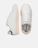 Sneakers iconiche con dettagli a contrasto e logo laterale