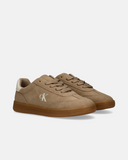 Sneakers dal gusto retrò effetto suede