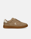 Sneakers dal gusto retrò effetto suede