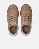 Sneakers dal gusto retrò effetto suede