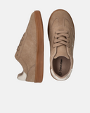 Sneakers dal gusto retrò effetto suede