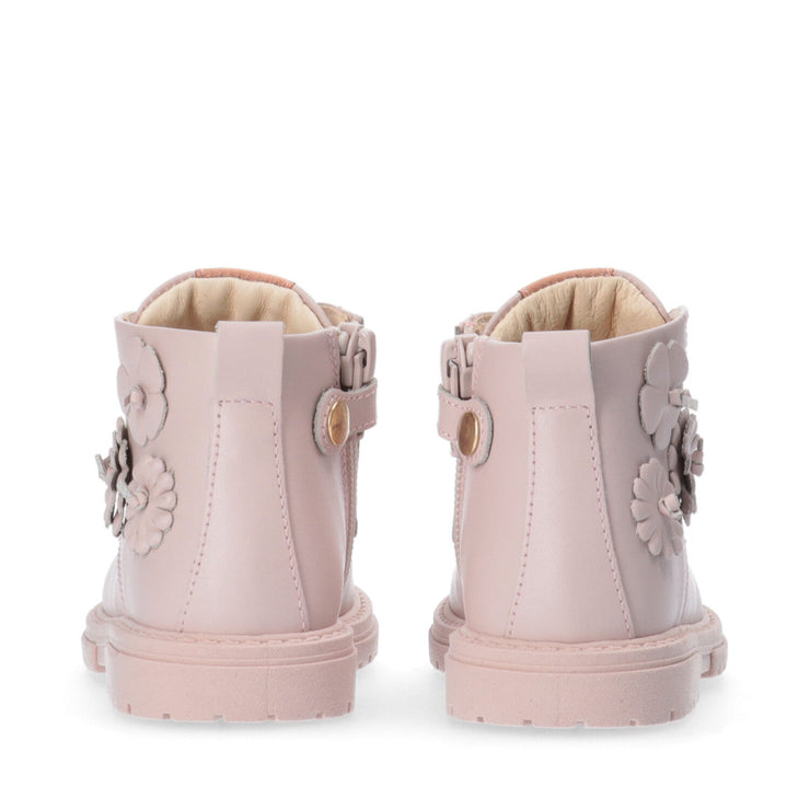 Girls' ankle boots with little flowers applied