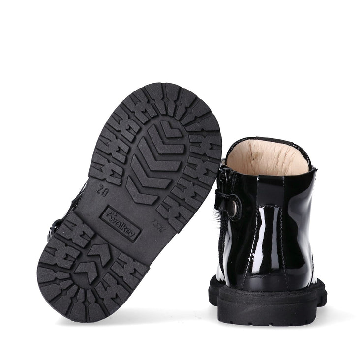 Stivaletti da bambina con accessori romantici