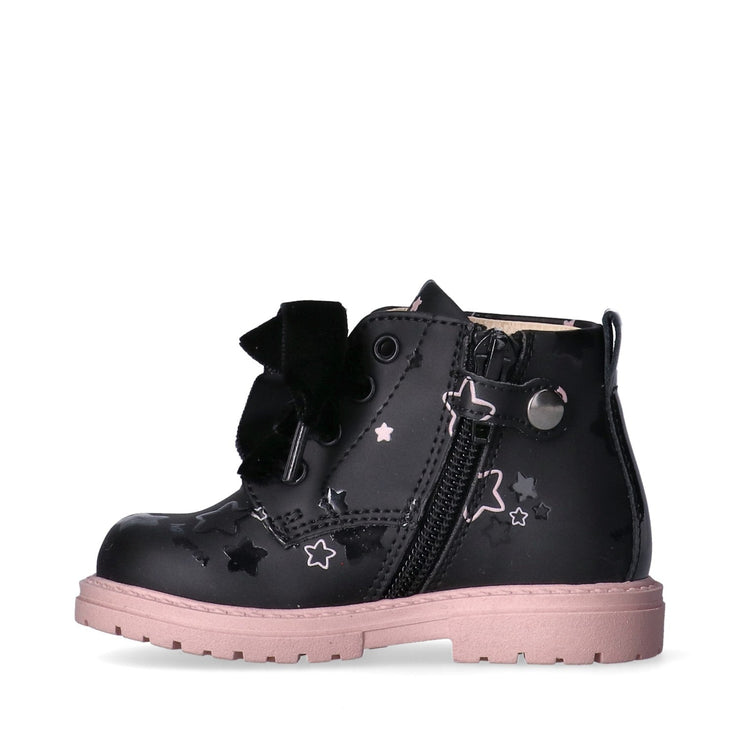Stivaletti da bambina con stelline e fondo a contrasto