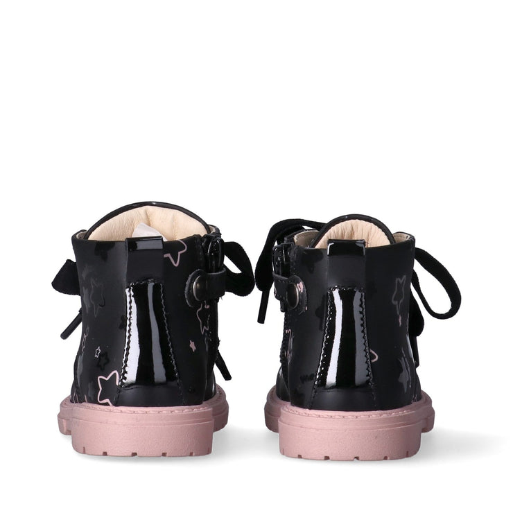 Stivaletti da bambina con stelline e fondo a contrasto