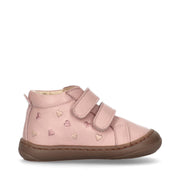 Sneakers primi passi super-soft da bambina con cuori ricamati