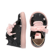 Sneakers da bambina con cuoricini a contrasto