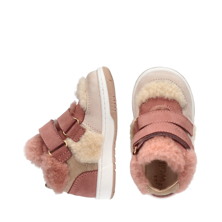 Sneakers da bambina con soffici inserti e doppio strappo